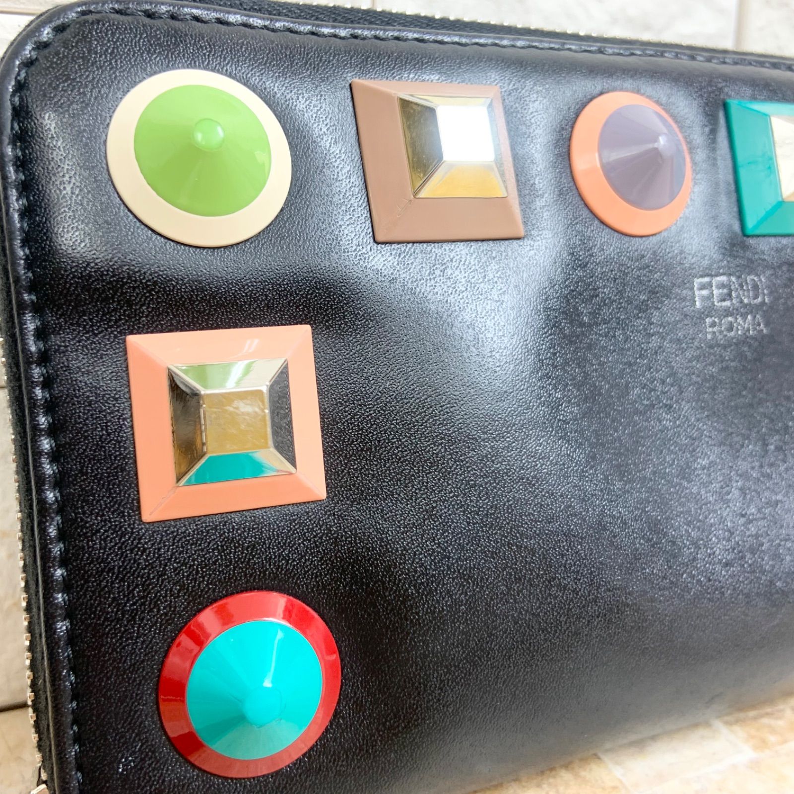 FENDI フェンディ レインボー マルチ スタッズ RAINBOW STUDS レザー
