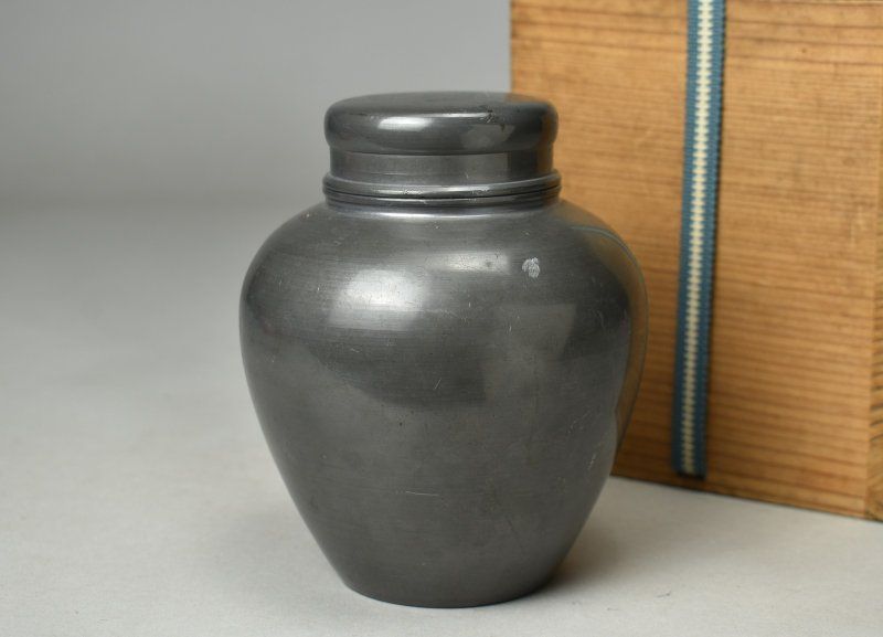蔵A6421a】煎茶道具 古錫 茶壷 乾茂號造 唐物 高14㎝×幅11㎝ 754g 箱付