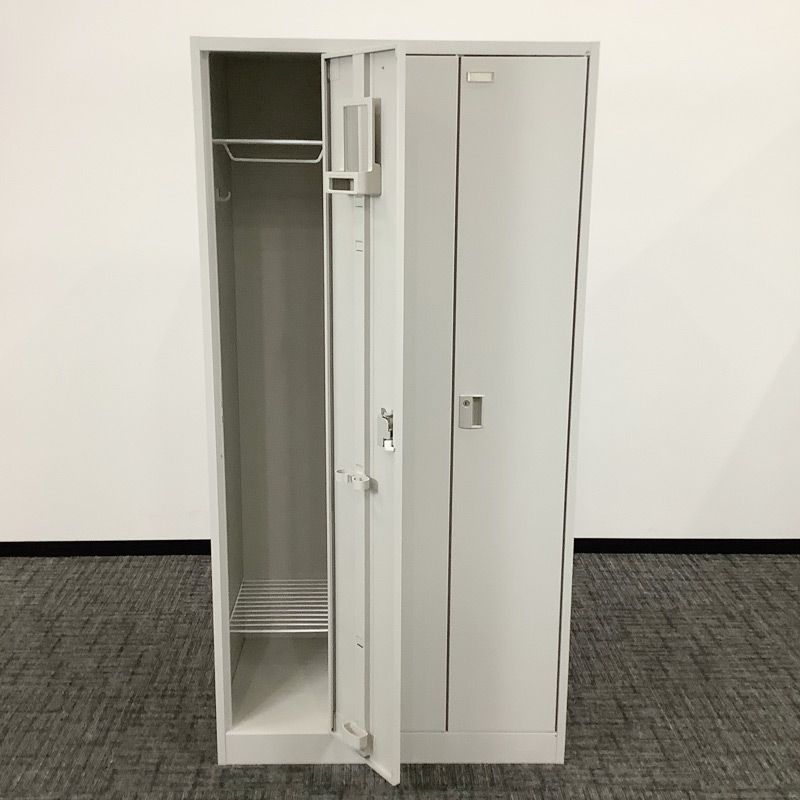3人用ロッカー ニューグレー 鍵あり オカムラ製4573KZ Z13 中古 