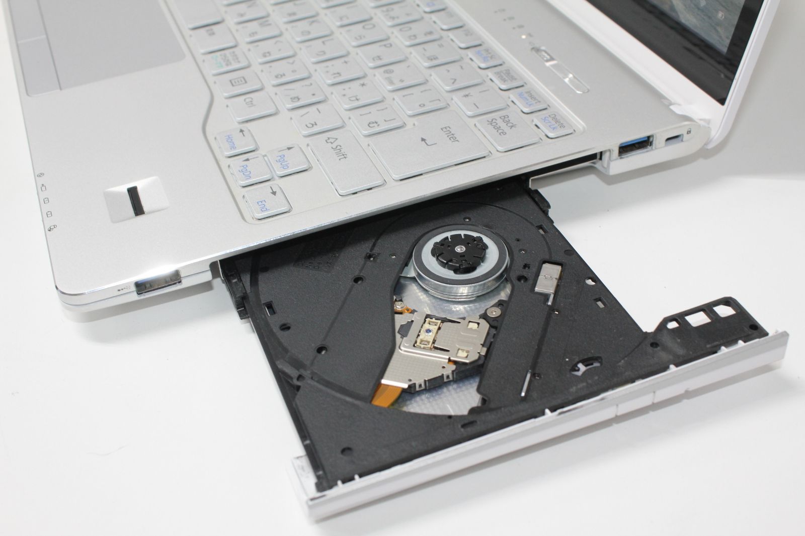 中古】富士通 LIFEBOOK SH90/C3 第8世代i5 SSD256GB - メルカリ