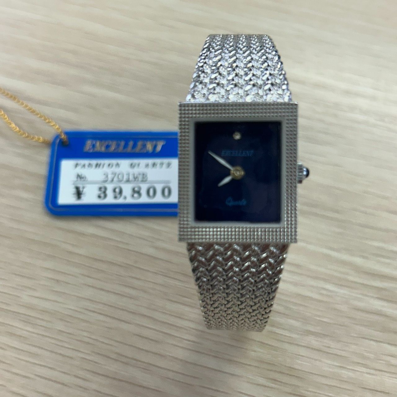 ヴィンテージ レトロ ドレスウォッチ 腕時計 EXCELLENT 3701WB　【10-166】 7,125円