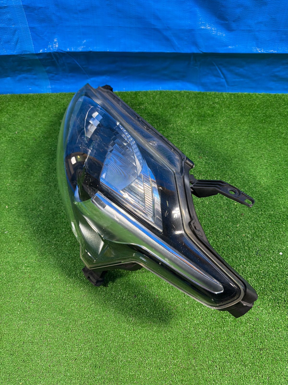 トヨタ シエンタ NSP170G 純正 左側 ヘッドライト KOITO 52-282 (2234
