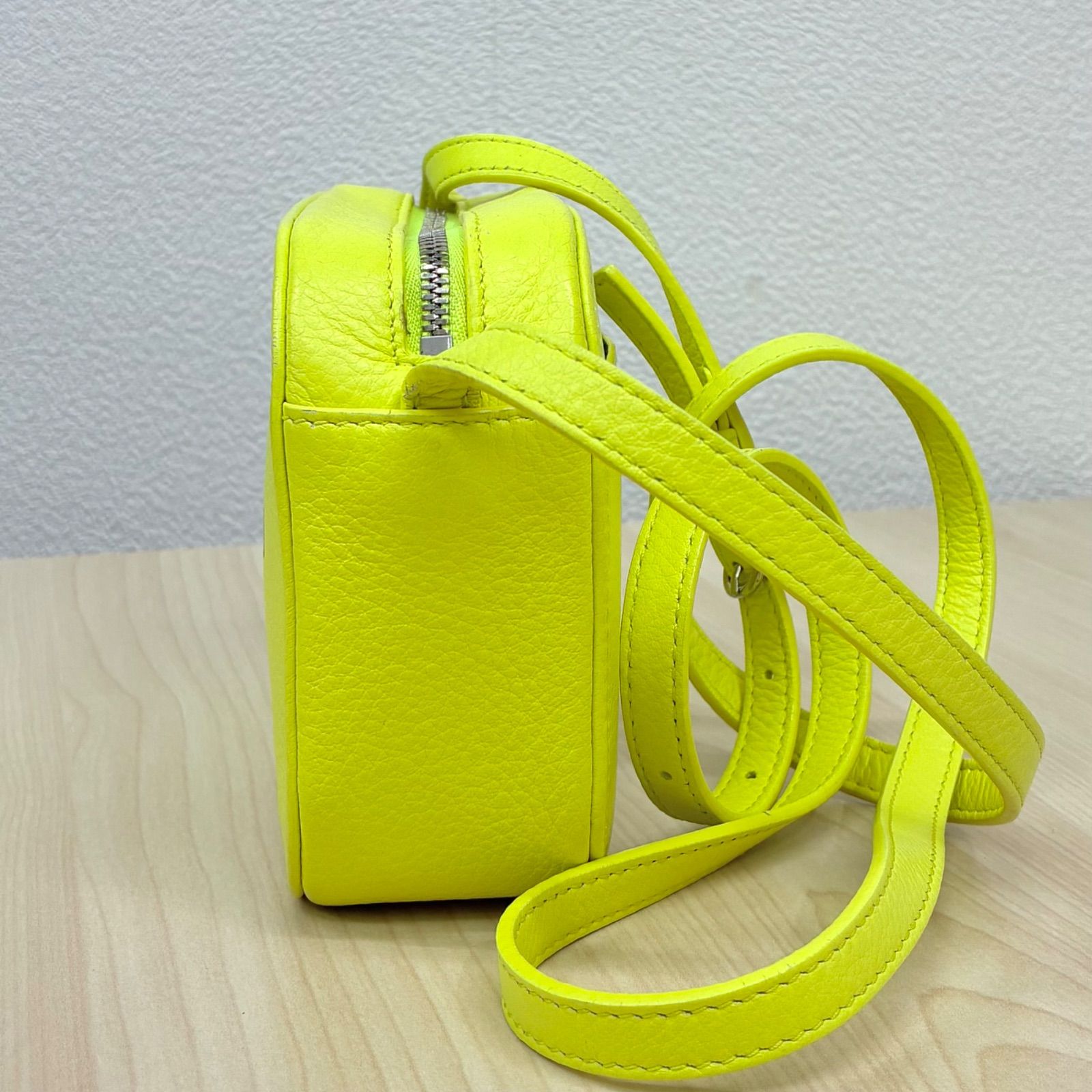 バレンシアガ BALENCIAGA】ロゴレザーショルダーバッグ ポシェット
