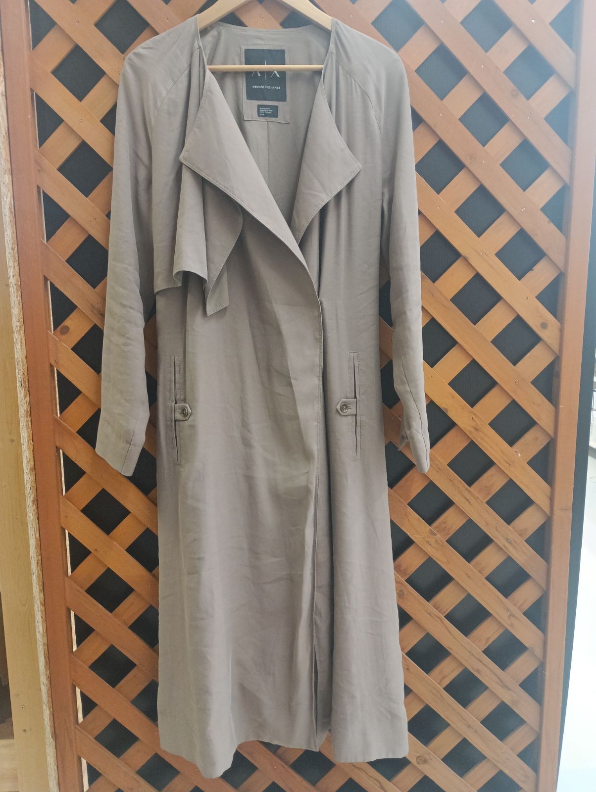 Armani Exchange グレー コート　値下げいたしました ARMANI EXCHANGE A/X ベルト付き ロングコート グレージュ S
