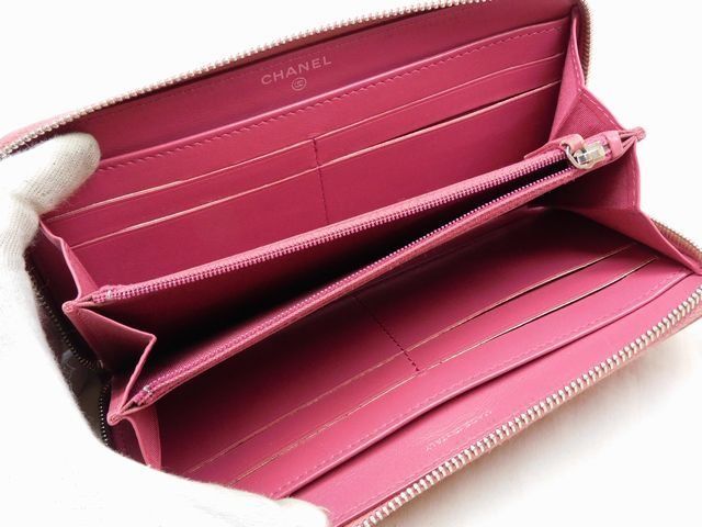 シャネル □ 24番台 カメリア レザー ピンク系 財布 ラウンド