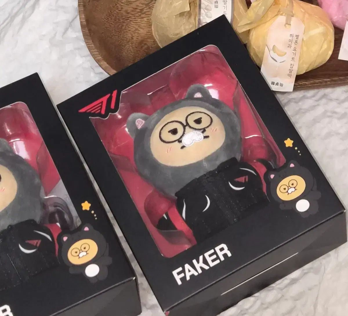 T1 FAKER ぬいぐるみ 出品 トレカ 含む - メルカリ