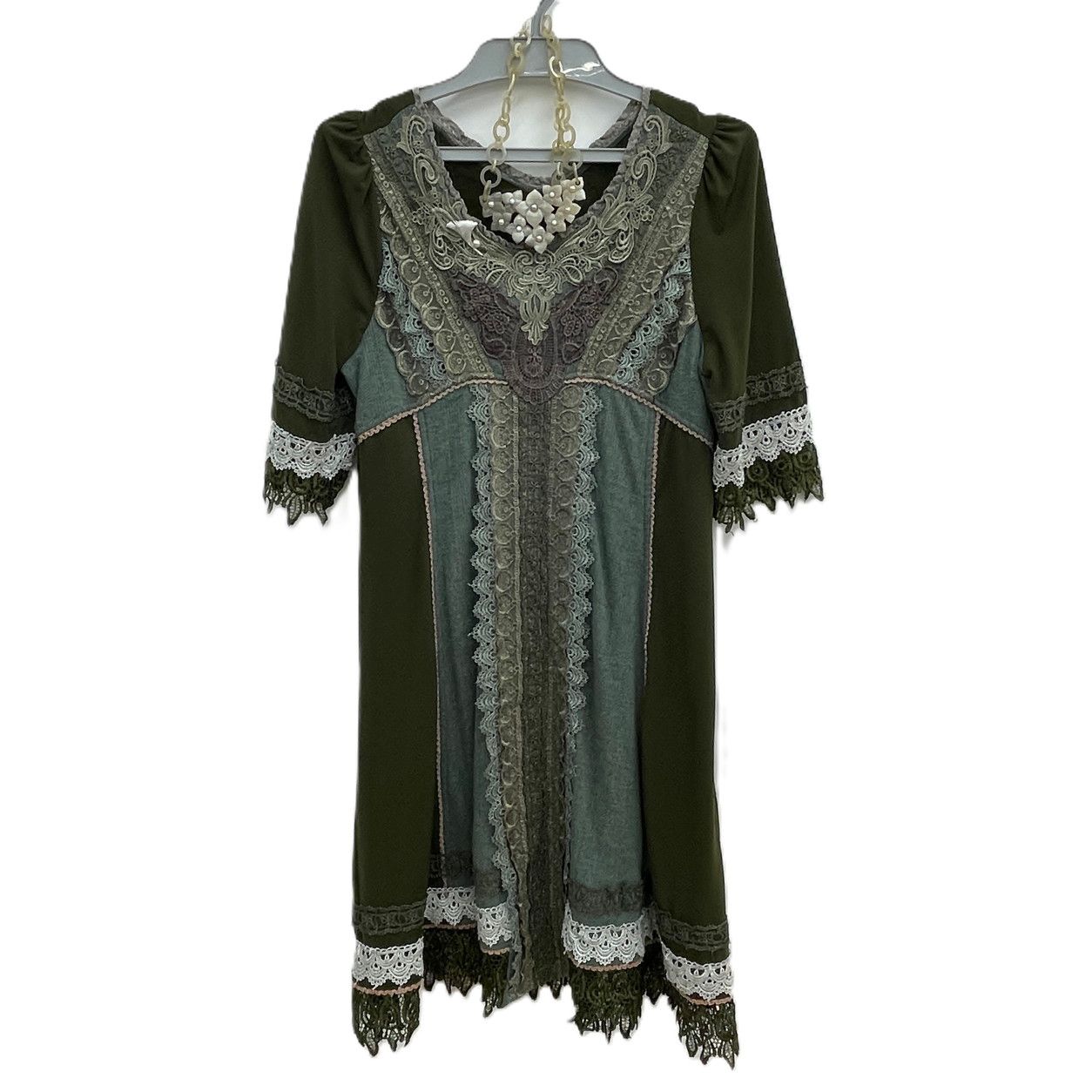 OZZ ANGELO ODDS ANGELO LACE DRESS WITH 2 GREEN SHORT SLEEVE BROOCH NECKLACES NOT INCLUDED