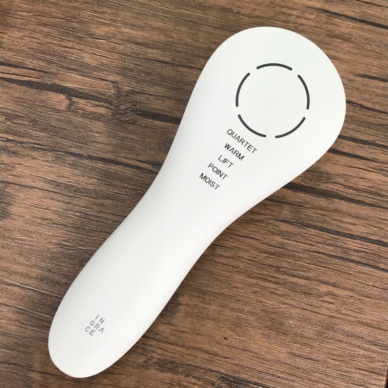 INGRACE イングレイス MBE104A プルクォ－ト 美顔器 音波美顔器 EMS