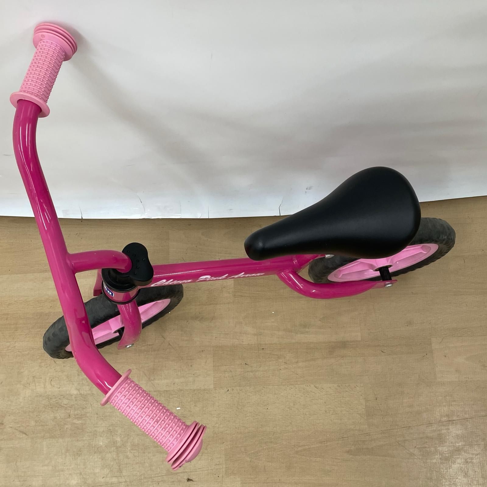 バランスバイク ピンク com: Chicco Pink Arrow Balance Bike | First Bike, Anti
