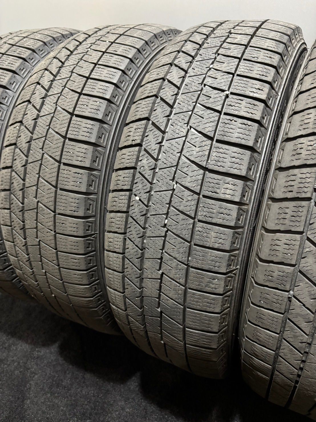 2023年製 ダンロップWM02 185/65R15 バリ山4本　アクアフリード ☆185/65R15 DUNLOP/WINTER MAXX 03 23年製 スタッドレス 4本