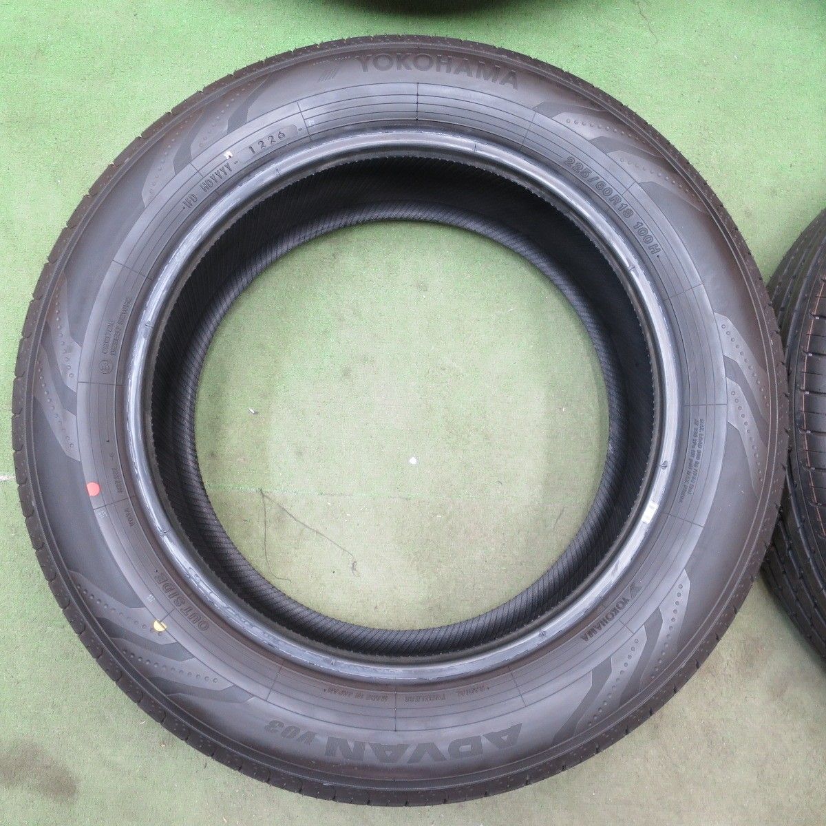 新車外し！26年☆225/60R18 ヨコハマ アドバン V03 V03A タイヤ 18 