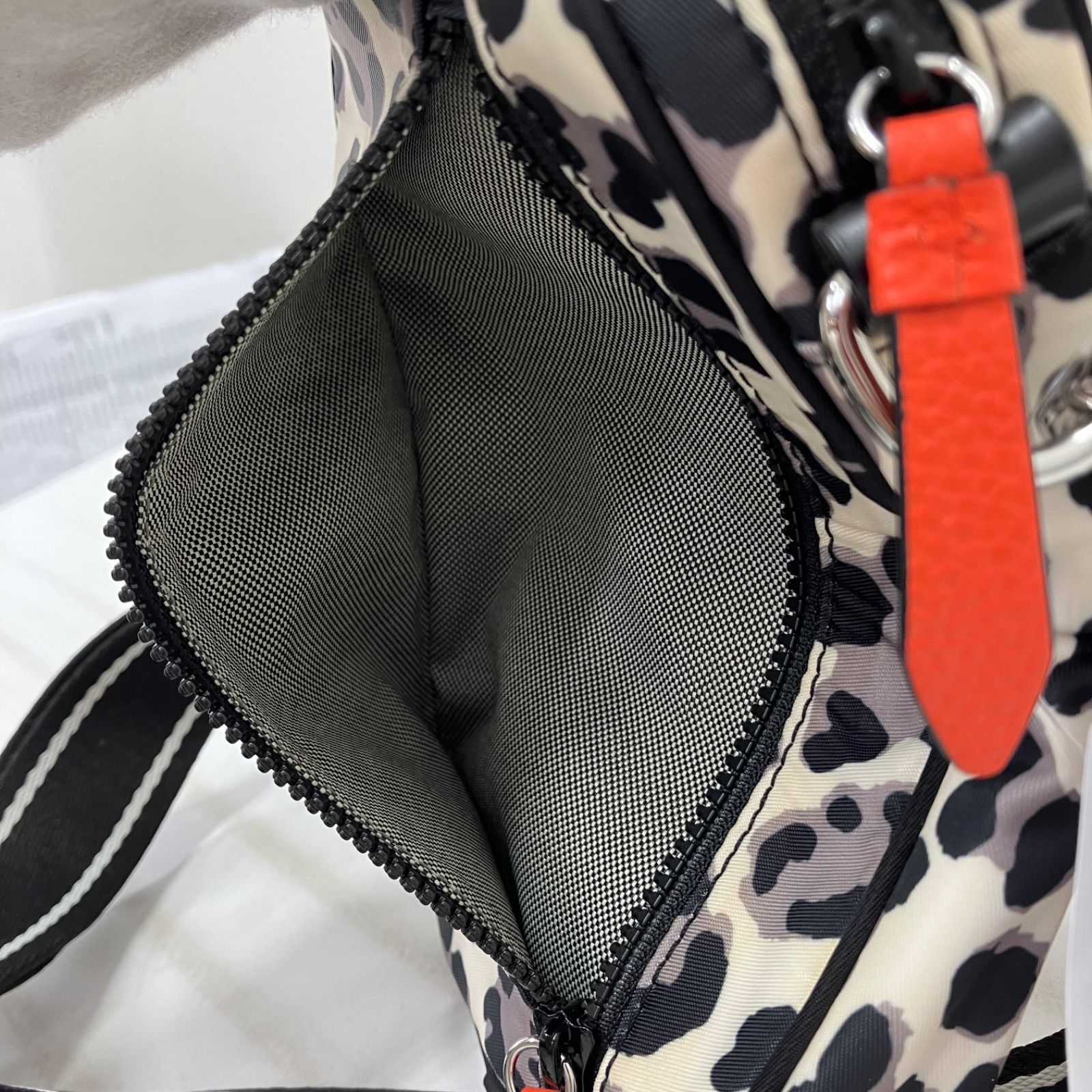 5836 【美品】 COLE HAAN コールハーン スマホショルダーバッグ 