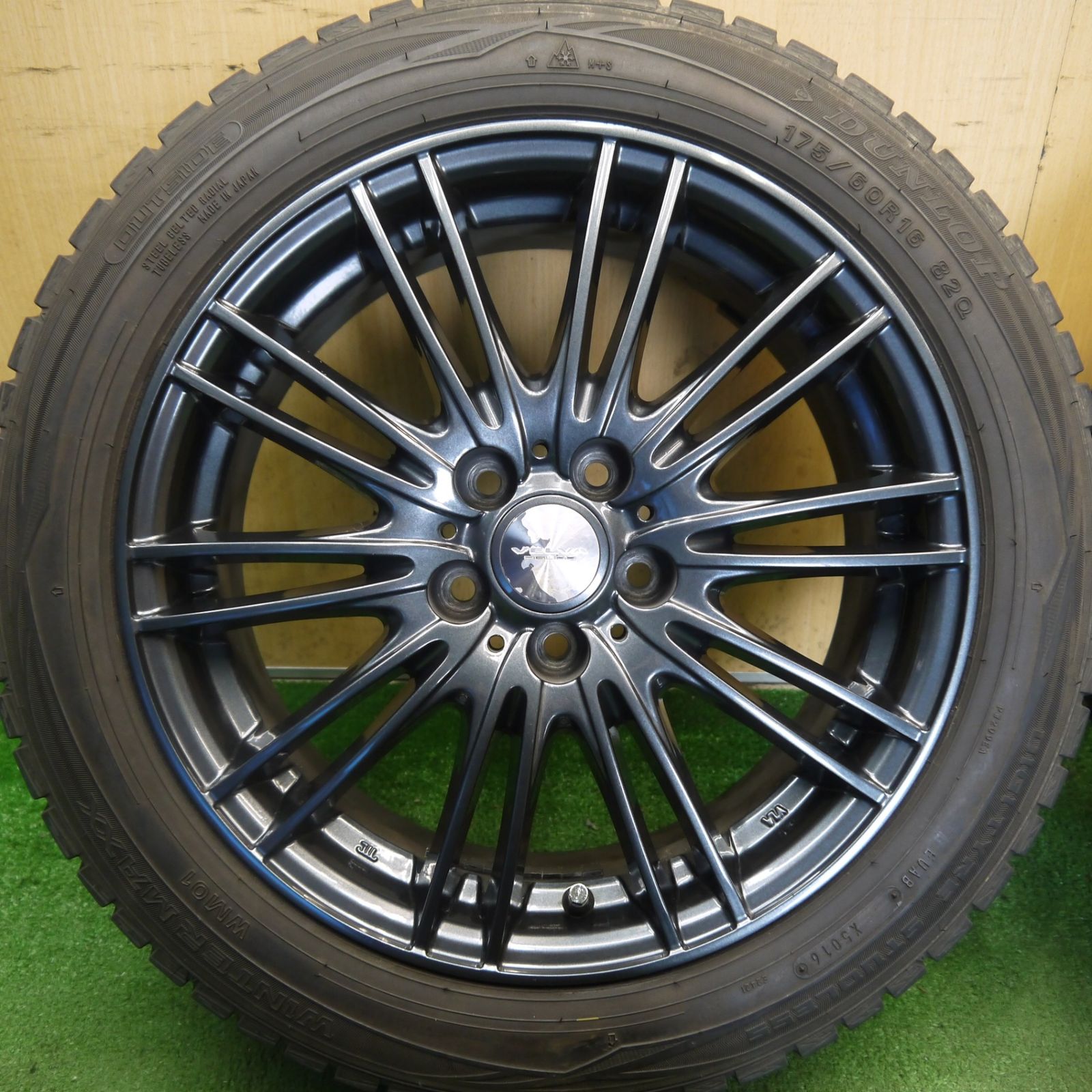 Atsu1 ラクティス等バリ溝ダンロップ175/60R16スタッドレス2本 バリ溝！8.5分◎ラクティス 等 175/60R16 スタッドレス ダンロップ