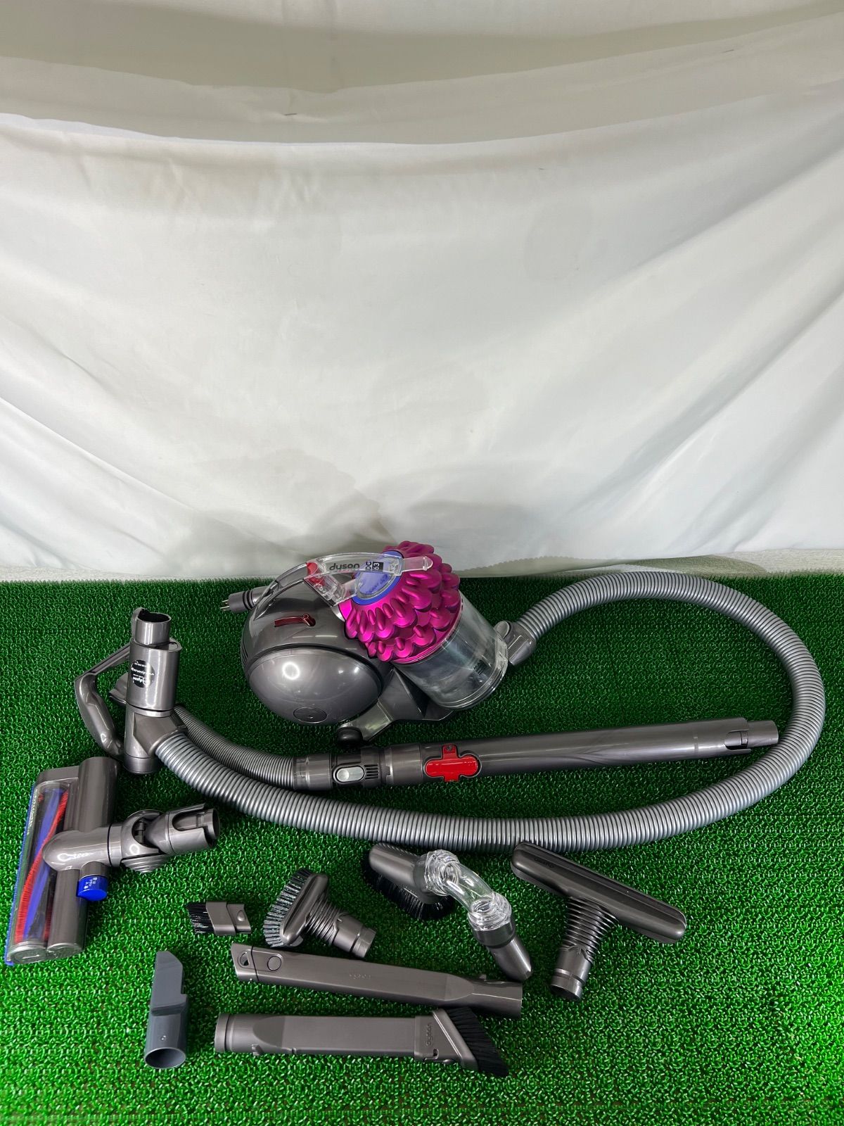 Dyson DC63 ダイソン 掃除機 本体 アタッチメント豊富 - メルカリ