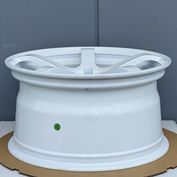 2本セット 18x9.5J+28 114.3-5H 18インチ 5本スポーク グロスホワイト