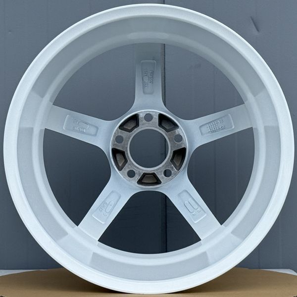 2本セット 18x9.5J+28 114.3-5H 18インチ 5本スポーク グロスホワイト