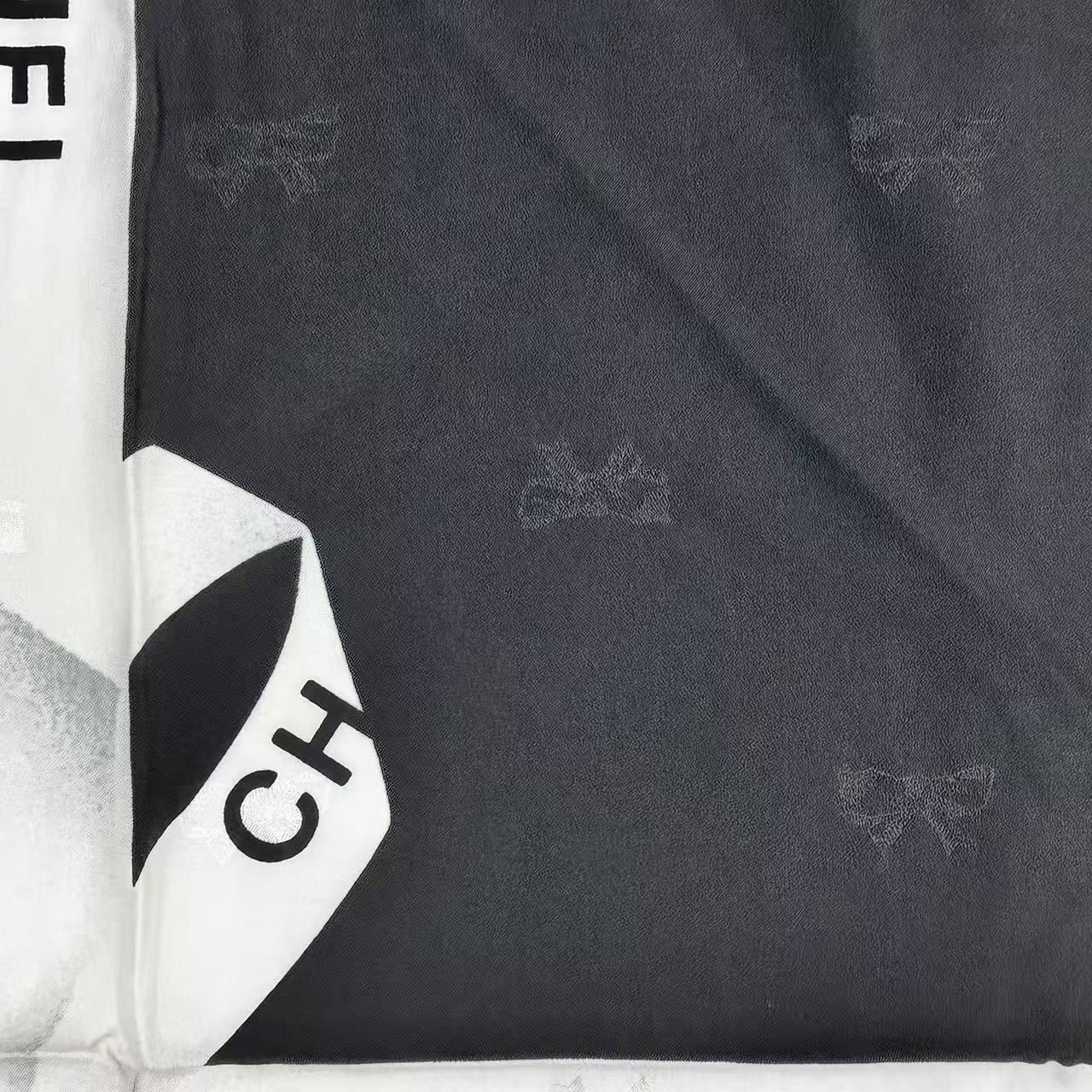 新品同様 CHANEL シャネル ロゴ シルク スカーフ リボン ブラック 箱