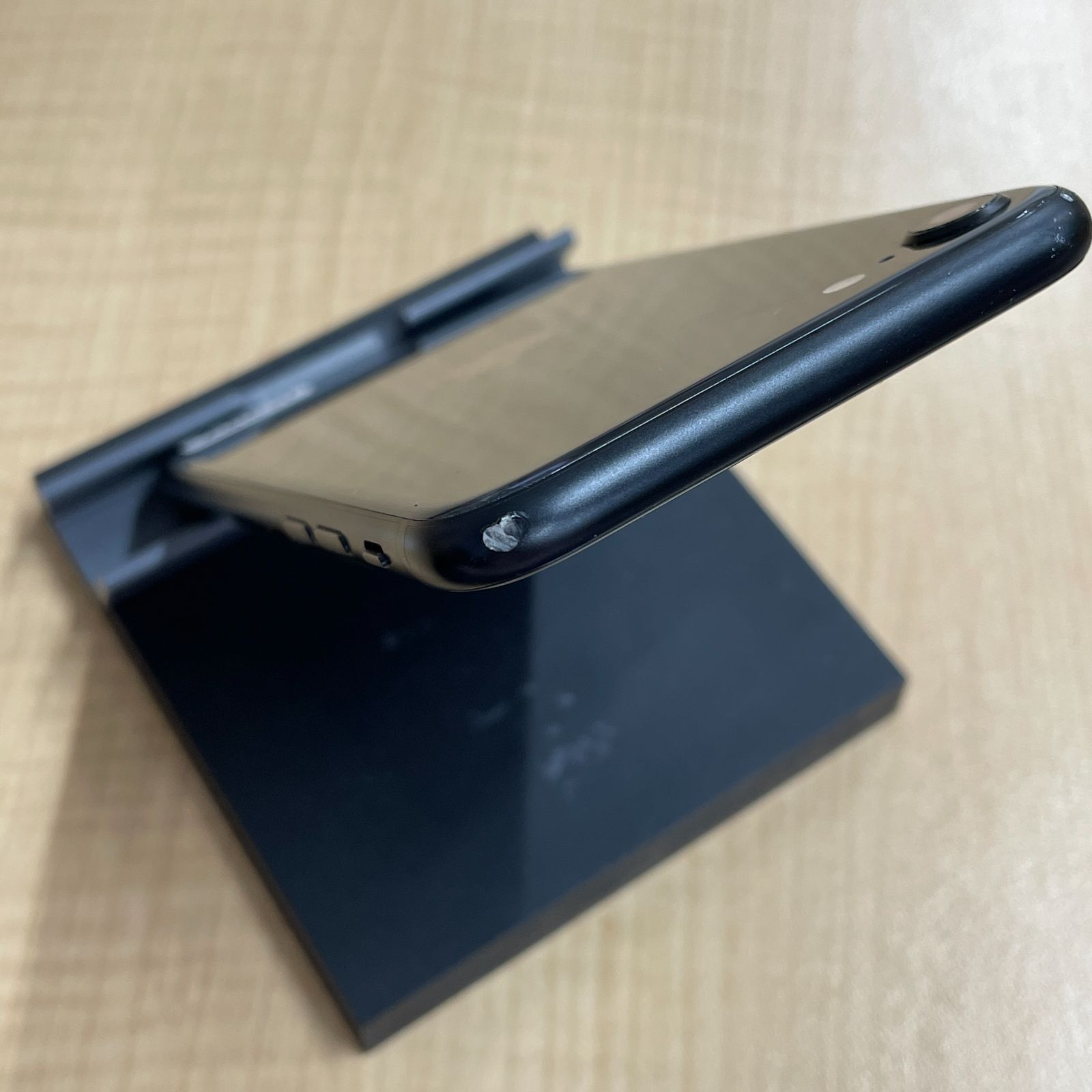 iPhoneSE2 128GB ブラック au版 SIMフリー MHGT3J/A 【ガラスフィルム