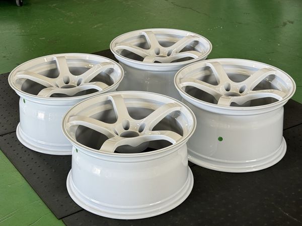4本セット 18x9.5J+28 18x10.5J+22 114.3-5H 18インチ 5本スポーク グロスホワイト 白 艶あり