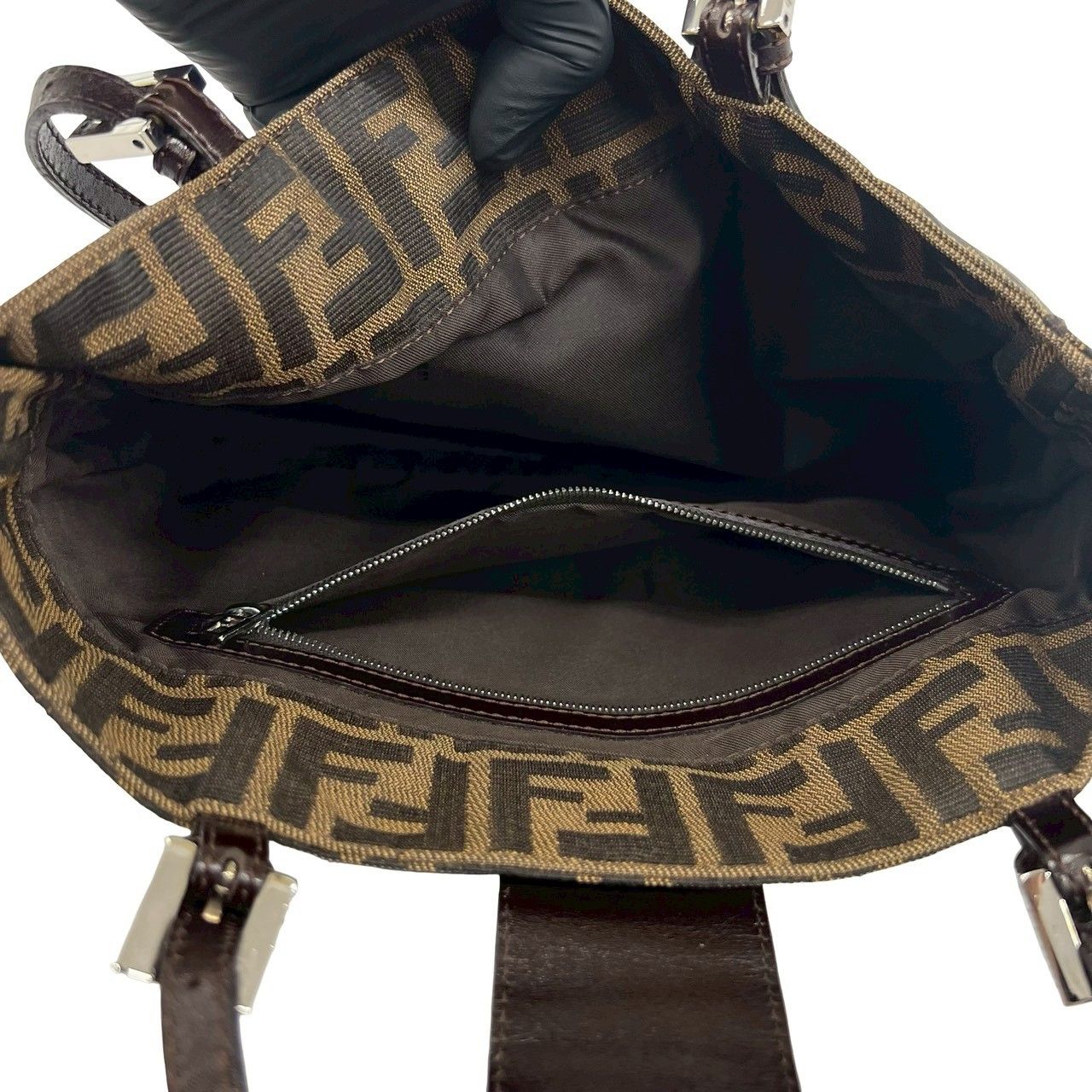 極 美品 袋付き FENDI フェンディ ズッカ FF 柄 ロゴ 金具 キャンバス