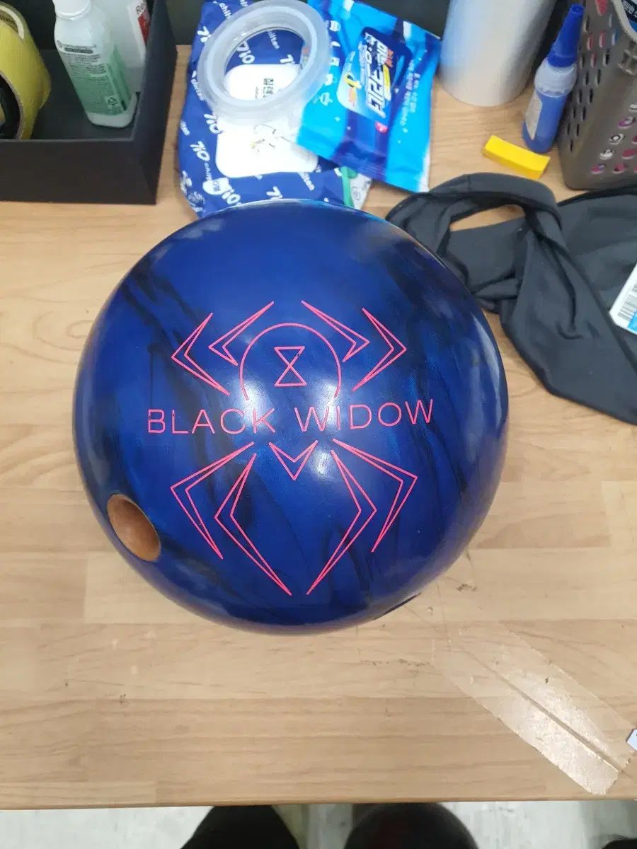 中古ボーリングボール 15p ブラックウィドウマニア - メルカリ