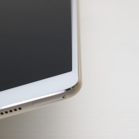 新品同様 d-01J dtab Compact ゴールド タブレット 白ロム タブレット