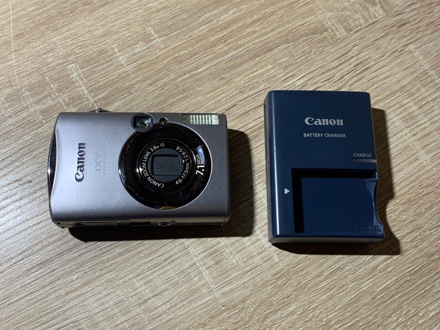 2101 Canon IXY DIGITAL 900 IS シルバー ジャンク品 デジカメ【ネ】