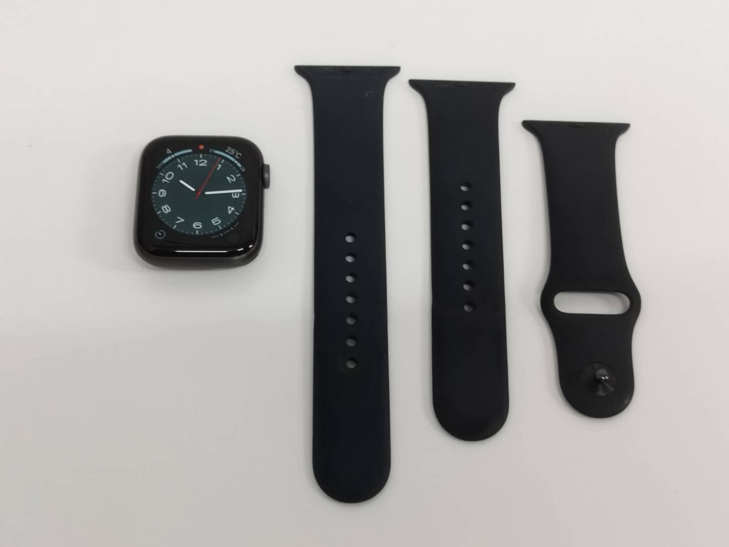 Apple Watch Series 5/GPS/44mm/A2093/スペースグレー〈MWVF2J/A〉 (5 