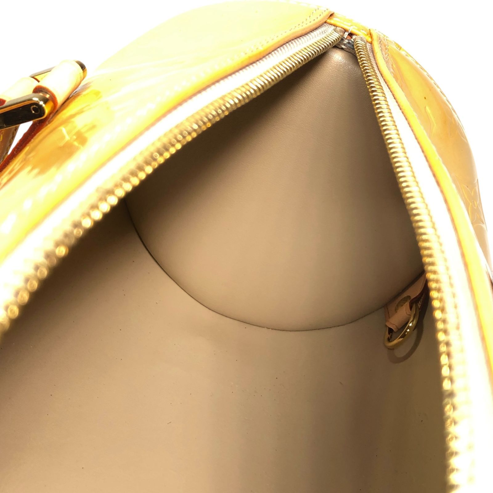 ルイヴィトン】本物 LOUIS VUITTON モノグラム ヴェルニ ベッド