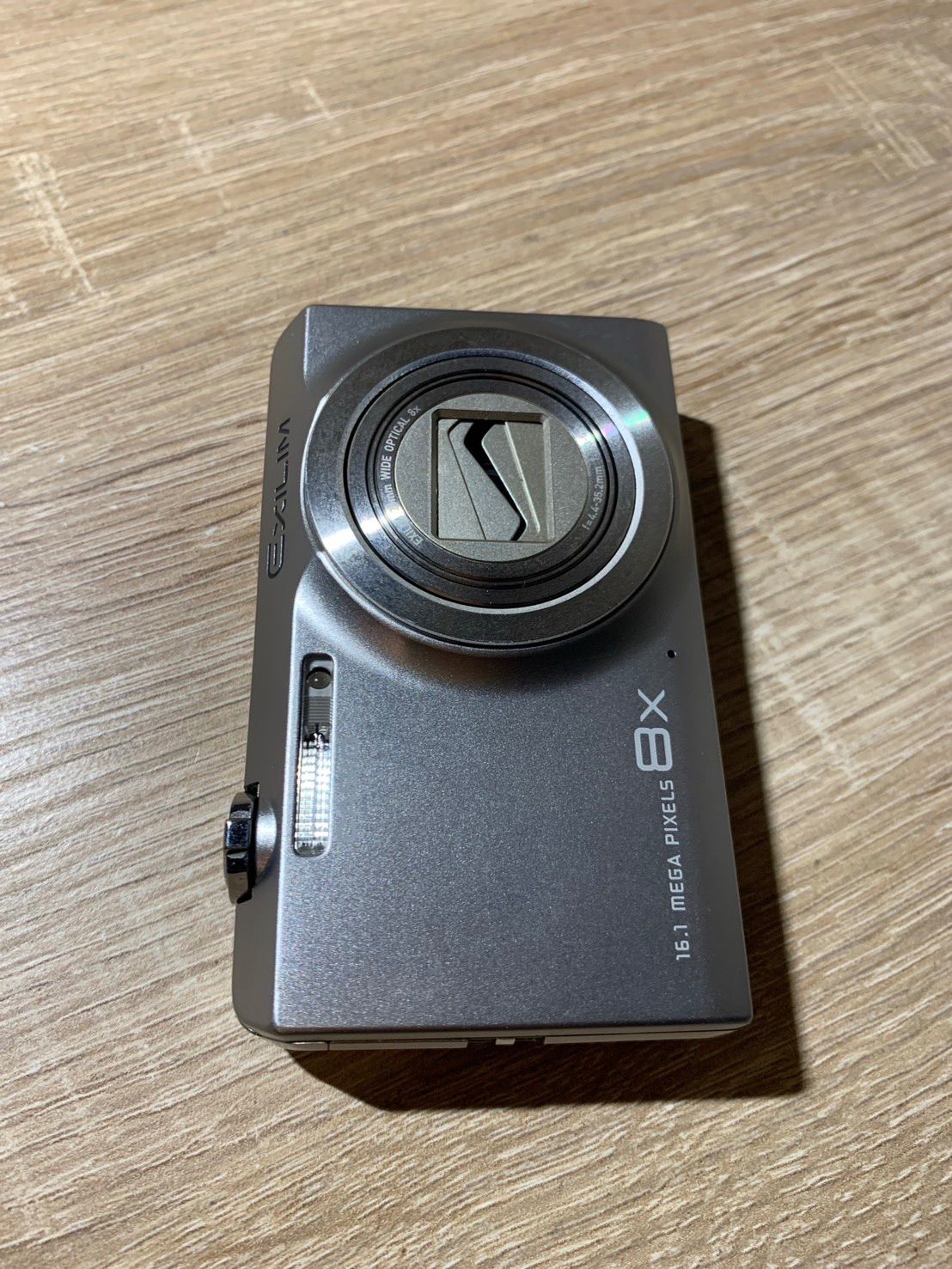 2098 Casio EXILIM EX-Z3000 シルバー ジャンク品 デジカメ【ネ