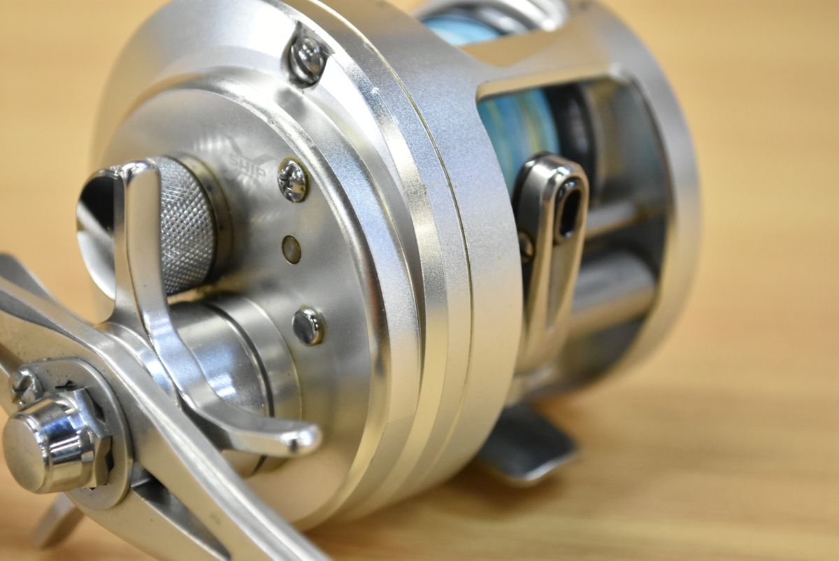 シマノ 11 オシアカルカッタ 200HG 右 SHIMANO OCEA CALCUTTA ベイト