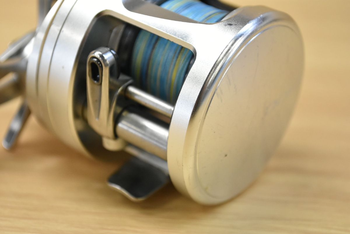 シマノ 11 オシアカルカッタ 200HG 右 SHIMANO OCEA CALCUTTA ベイト