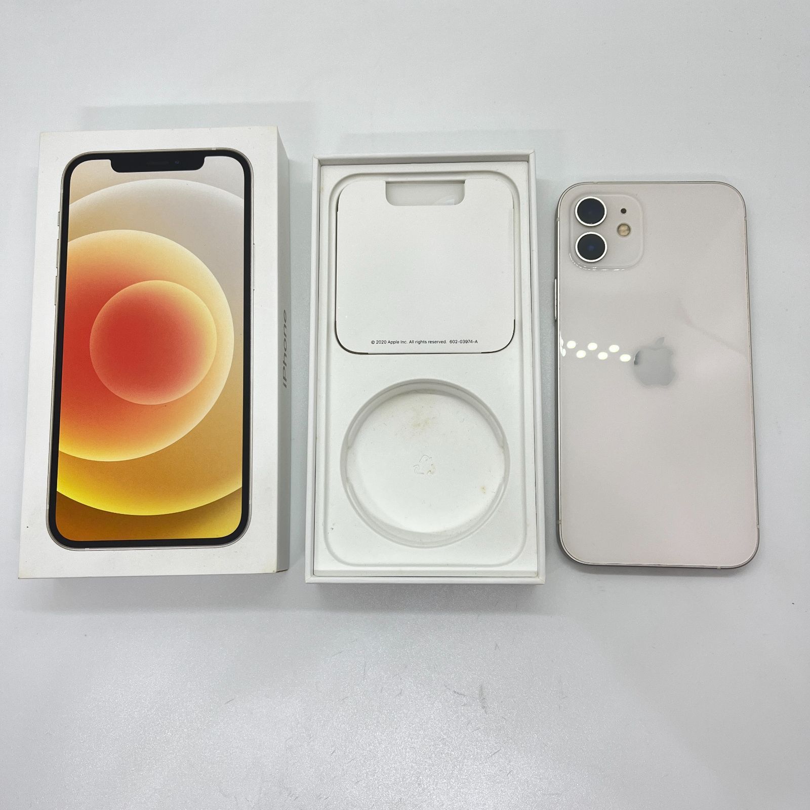 iPhone12 128GB ホワイト SIMロック解除済 バッテリー新品 - メルカリ