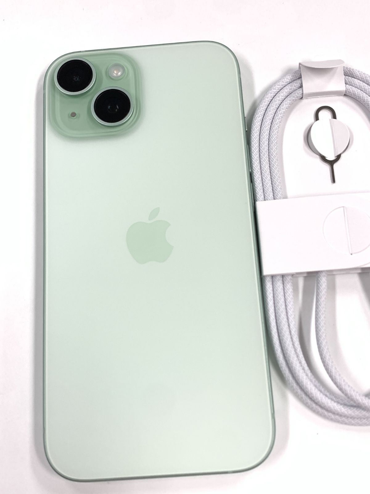 ほぼ未使用】iPhone15 128GB グリーン バッテリー100% SIMフリー