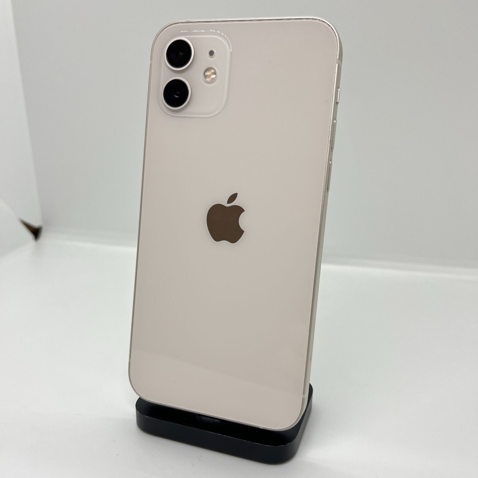 iPhone12 64GB ホワイト バッテリー新品 SIM解除済- メルカリ