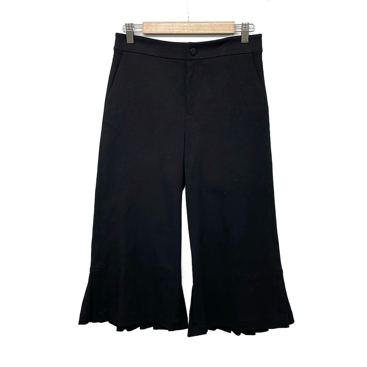 VIVIENNE TAM(ヴィヴィアンタム) パンツ サイズ38 M レディース美品 - 黒 クロップド(半端丈)