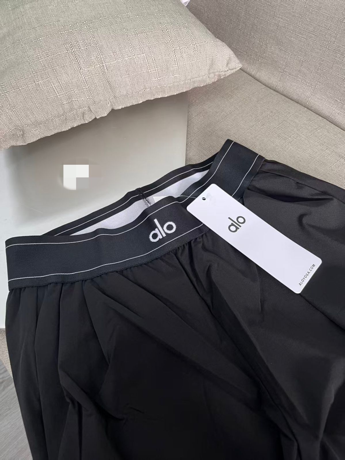 新品】 Alo Yoga パンツ ボトム トラウザー アローヨガ ブラック