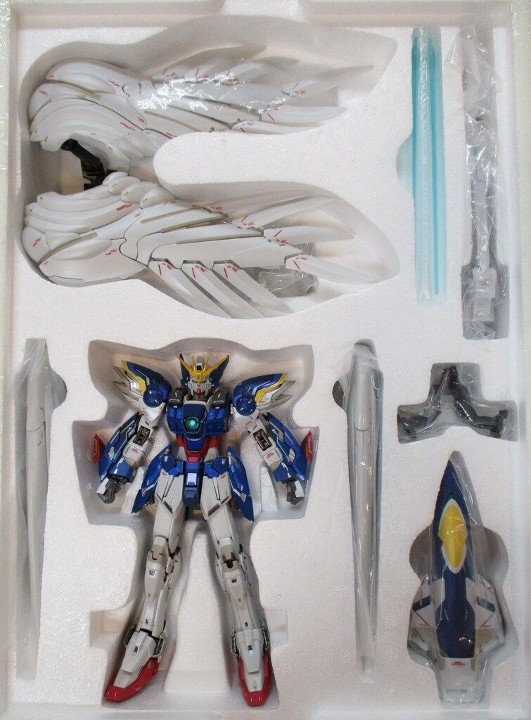 バンダイ GUNDAM FIX FIGURATION METAL COMPOSITE ウイングガンダム