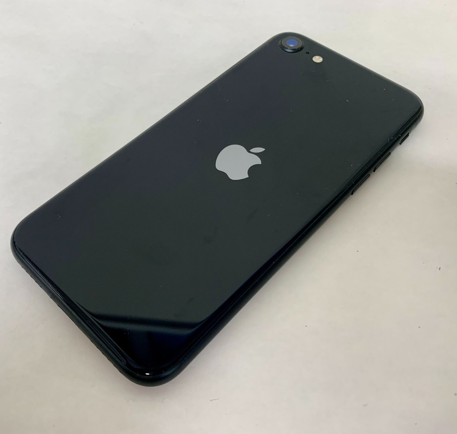 iPhone SE3 64GB スターライト 訳あり画面割れ - メルカリ