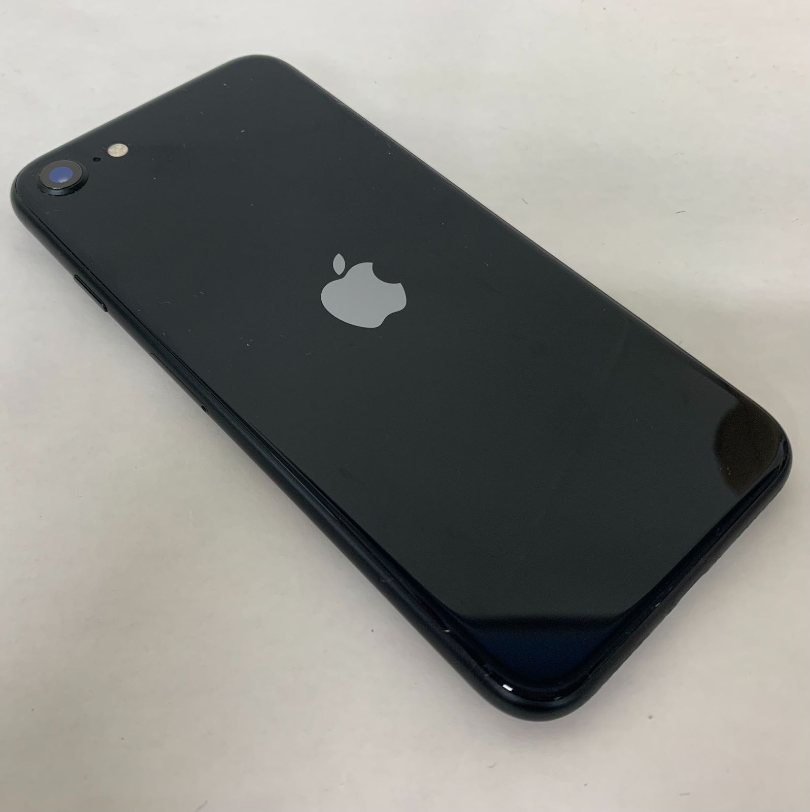 iPhone SE3 64GB スターライト 訳あり画面割れ - メルカリ