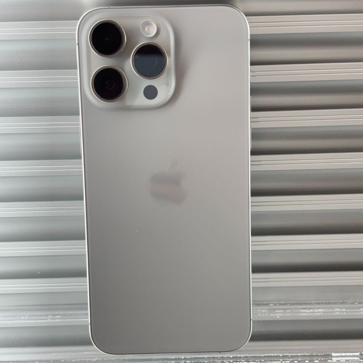 iPhone 15 Pro Max 256GB ナチュラルチタニウム SIMフリー - メルカリ