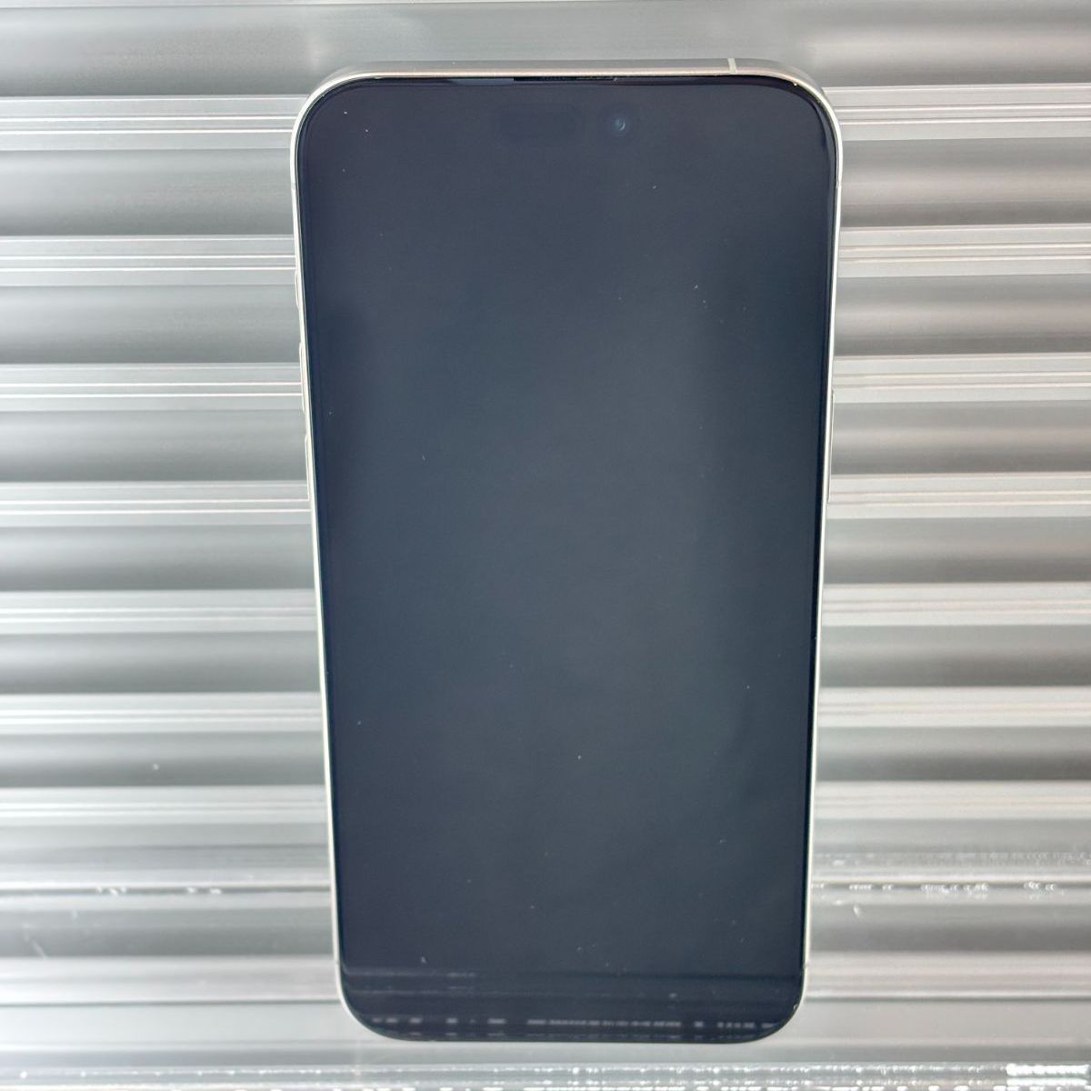 iPhone 15 Pro Max 256GB ナチュラルチタニウム SIMフリー - メルカリ