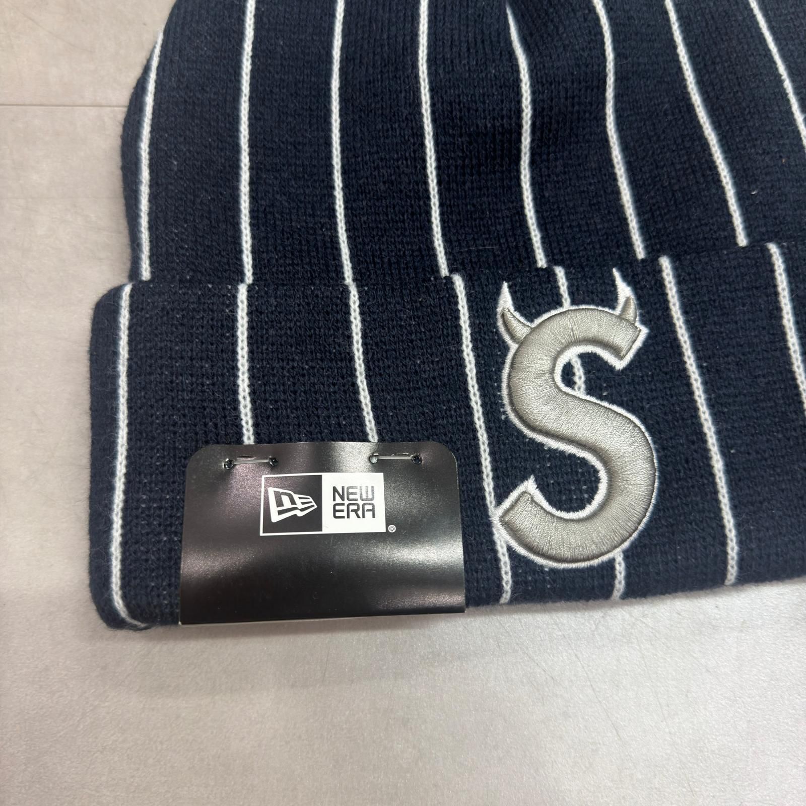 山*哉様 Supreme ビーニー New Era 未使用 Supreme 26SS New Era Devil S Logo Beanie デニム ストライプ