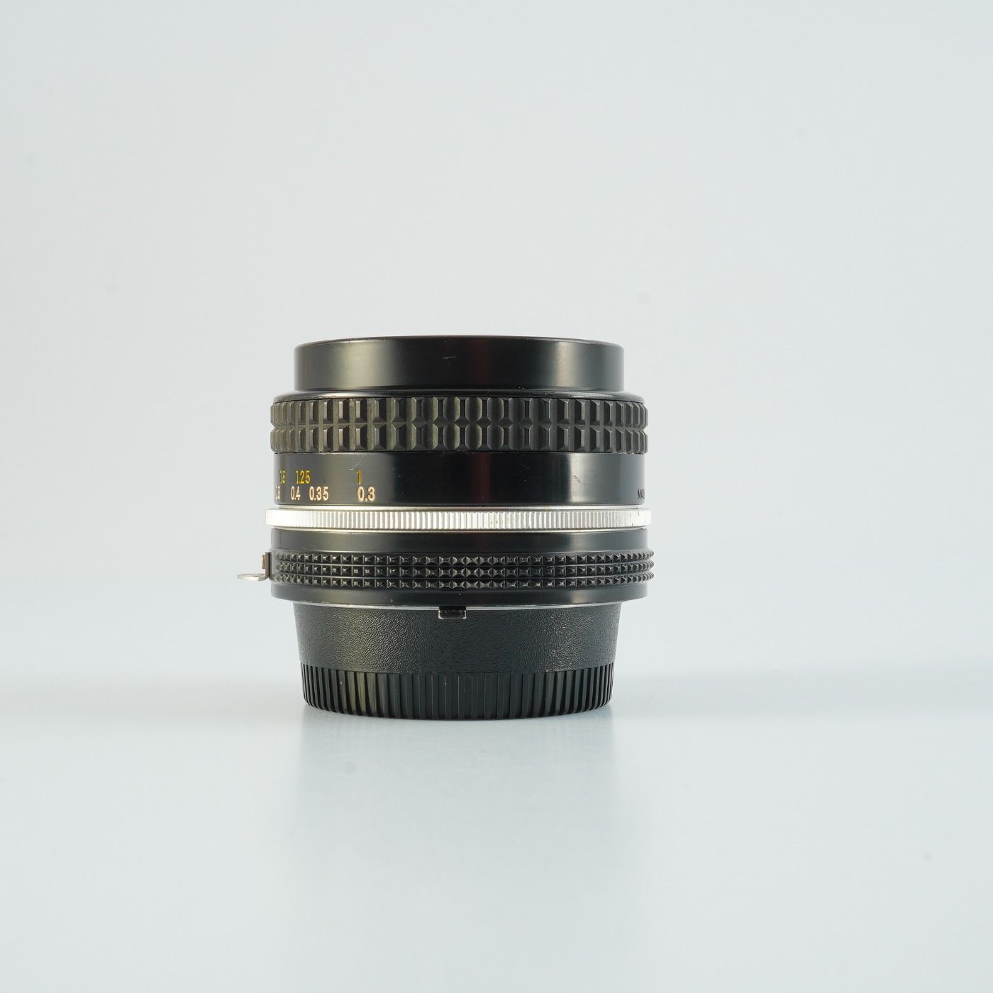 美品 Nikon Ai Nikkor 20mm f/3.5 #332 Serviced】 Nikon ニコン Ai Nikkor 20mm F/3.5 単焦点レンズ - メルカリ