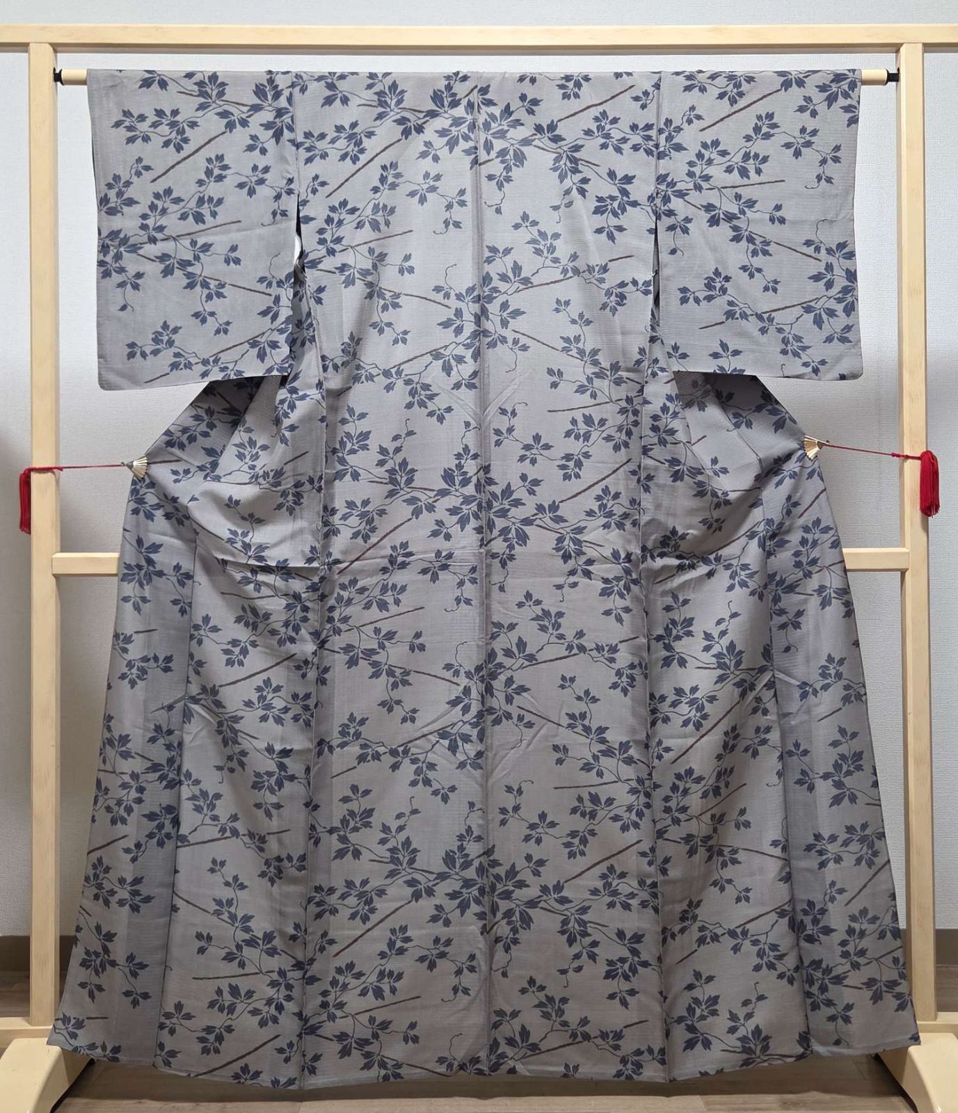 A5◇着物くつろぎ 夏物 唐草唐花 萩 花 刺繍 正絹 小紋 薄物 絽 紗