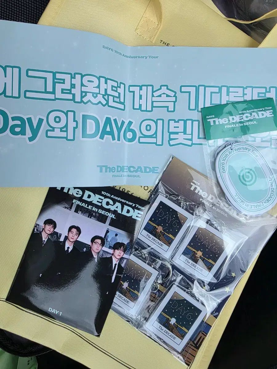DAY6 公式 コンサート 冊子 DAY6（デイシックス）初コンサート入場ギフトファンクラブキット