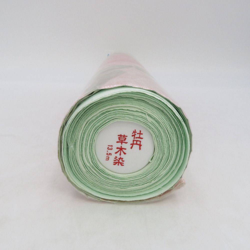 ま*み様 反物　長襦袢　最高級　草木染　上品　良いお品物です　正絹 反物 くにびきボタン 大根島 襦袢反物 正絹 ベージュ色x薄緑色 牡丹