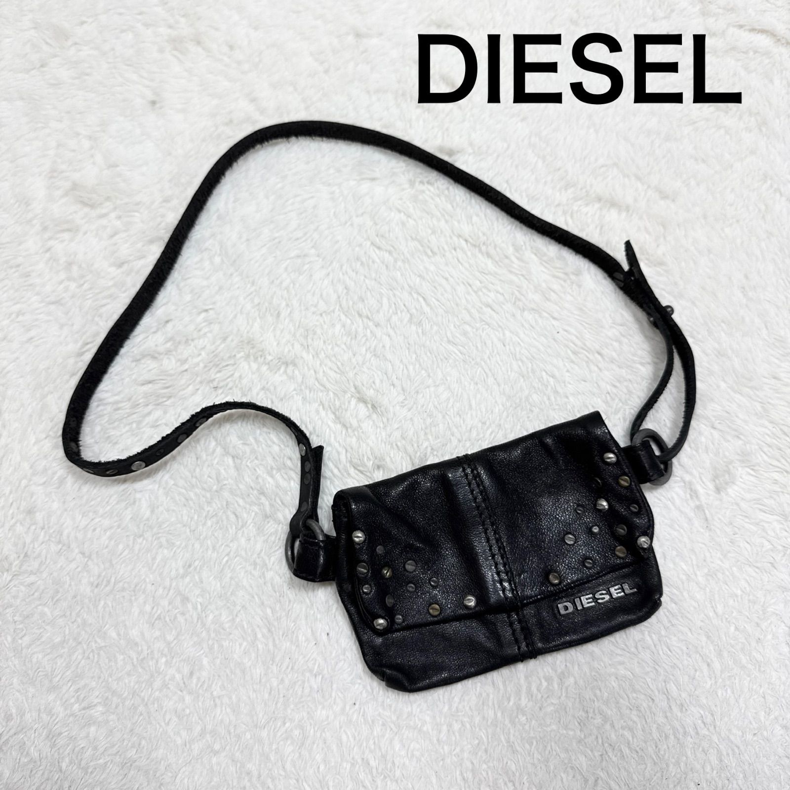 DIESEL ディーゼル マルチケース 柔らかレザー ブラック スタッズ ワン