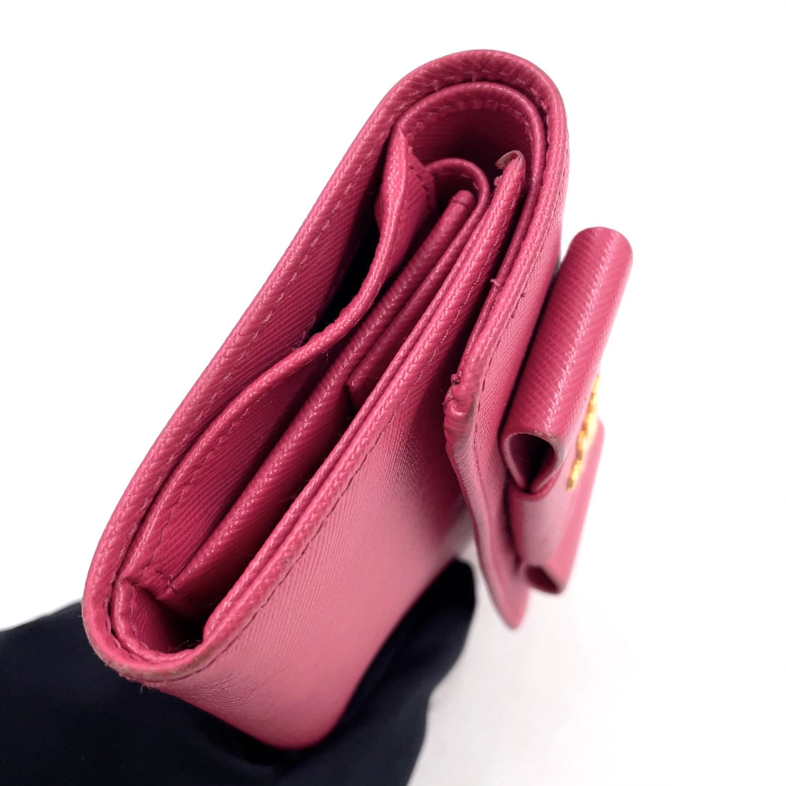 新着】PRADA サフィアーノ フィオッコ サフィアーノレザー ピンク 三