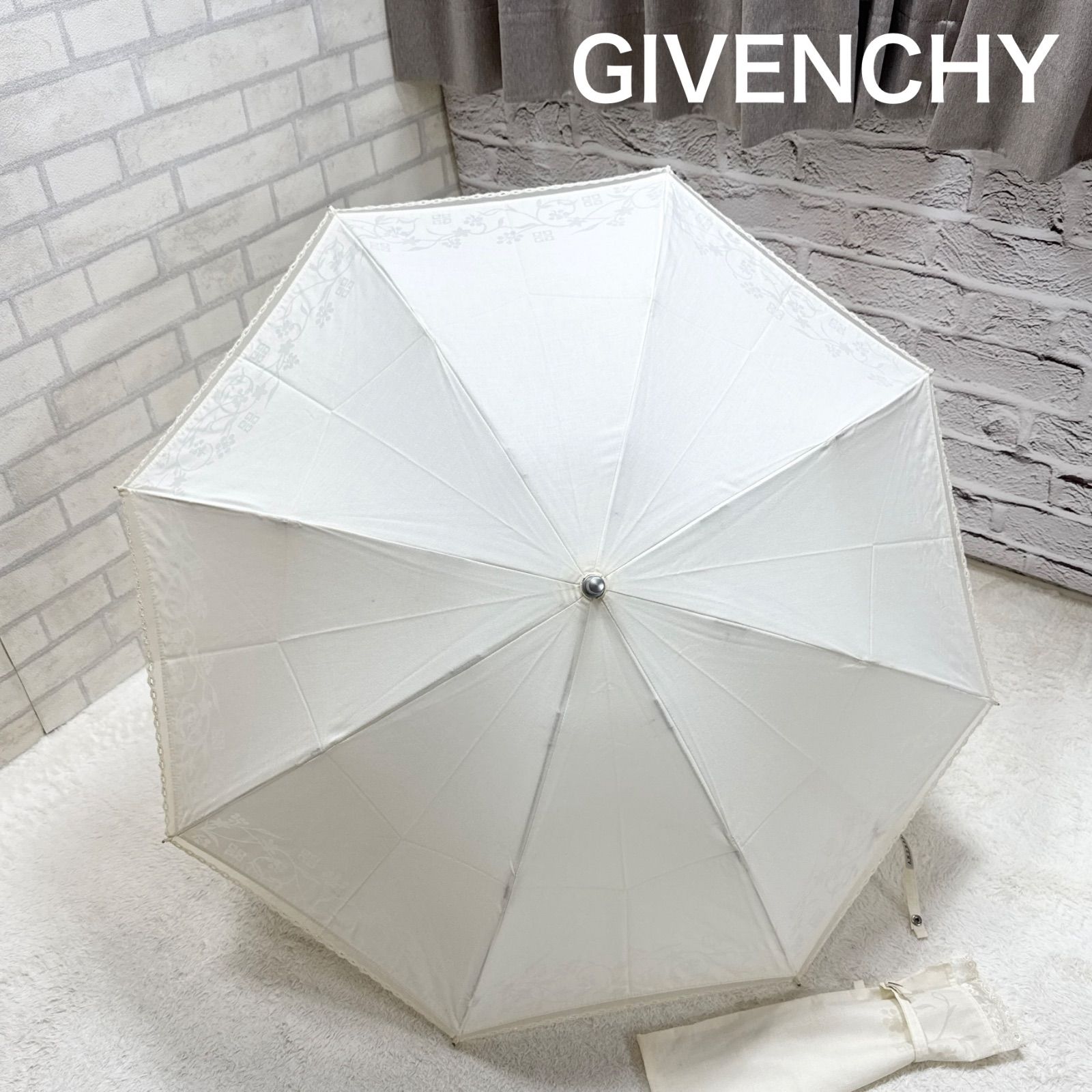 貴重品GIVENCHY日傘 GIVENCHY ジバンシー 折りたたみ傘 日傘 花柄 ロゴ入り 収納袋付き